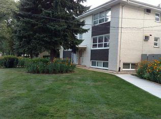 319 W Park Ave APT 2E, Aurora, IL 60506