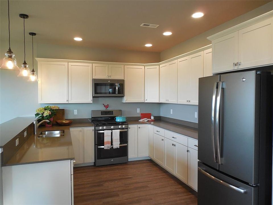 1st image of 3036 Lori Ln