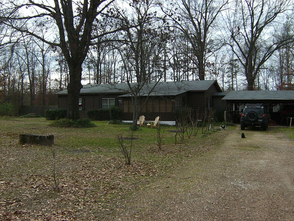 2nd image of 111 Columbia Road 37
