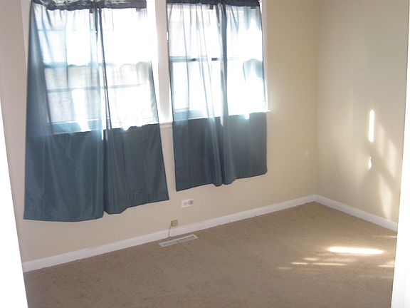 5th image of 715 S Monterey Ave