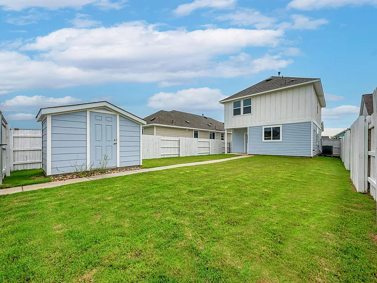 158 Daylily Dr — Photo 35