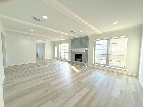 5th image of 5926 Queensgate Dr