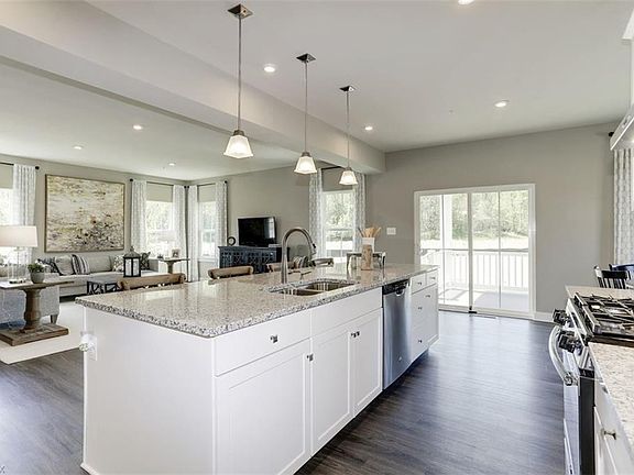 3rd image of 255 Lakeland Way