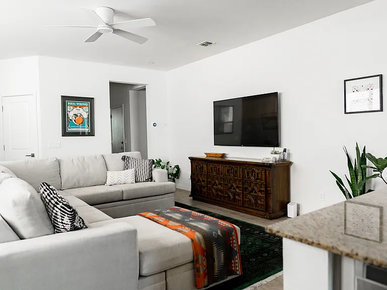 21347 W Holly St — Photo 10