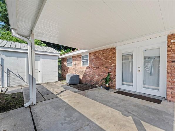 2713 Dauterive Dr, Chalmette, LA 70043