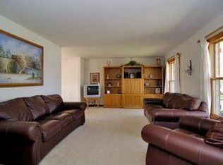 749 Harvest Dr, Lake Zurich, IL 60047