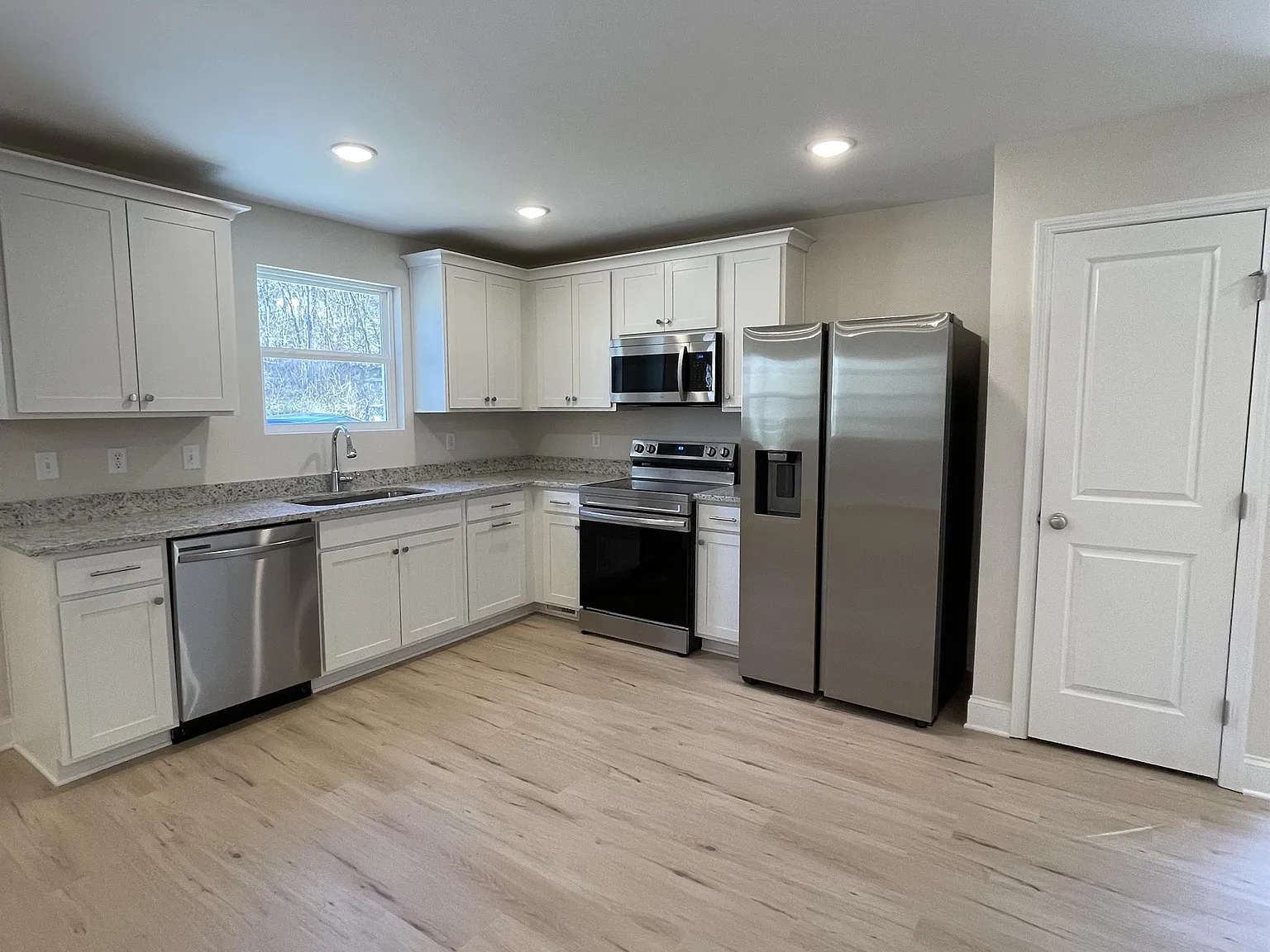 2405 Harley Street - 1 — Photo 4