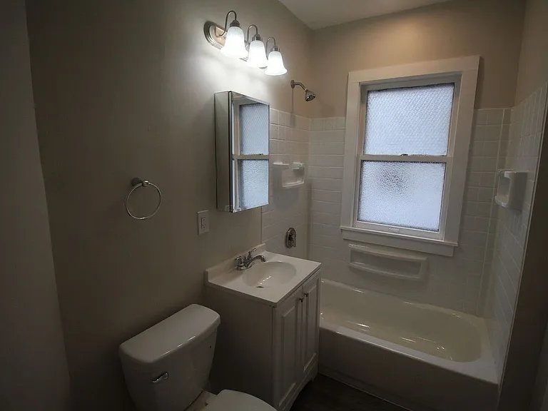 2161 N 48th St #UPPER — Photo 19