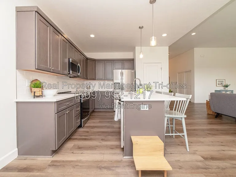 8004 Massey Dr — Photo 10