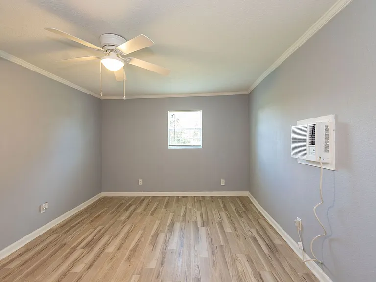 1840 Ollie St — Photo 15