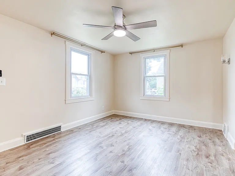 15 Georgia Ave NW — Photo 5