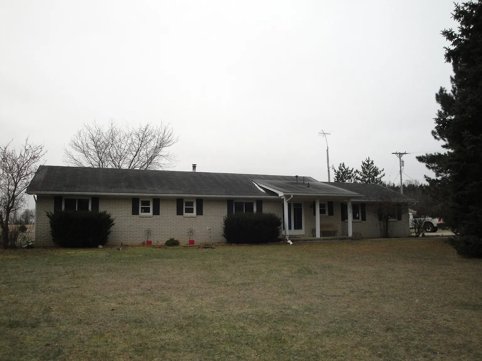 5640 Meadow Ln photo 1