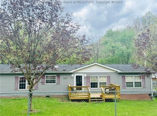 5047 Kellys Creek Rd, Charleston, WV 25312