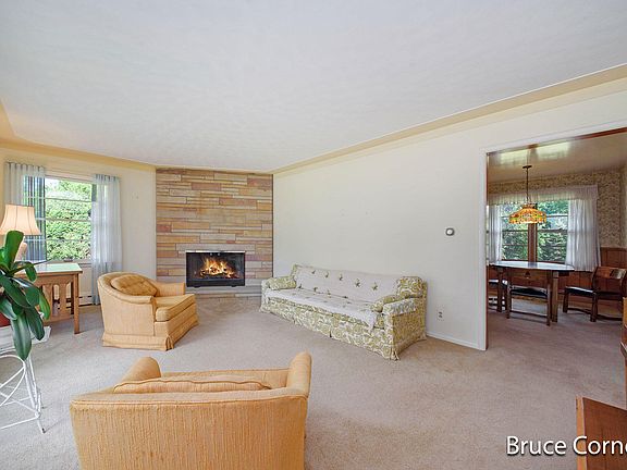 4th image of 1056 60th St SE
