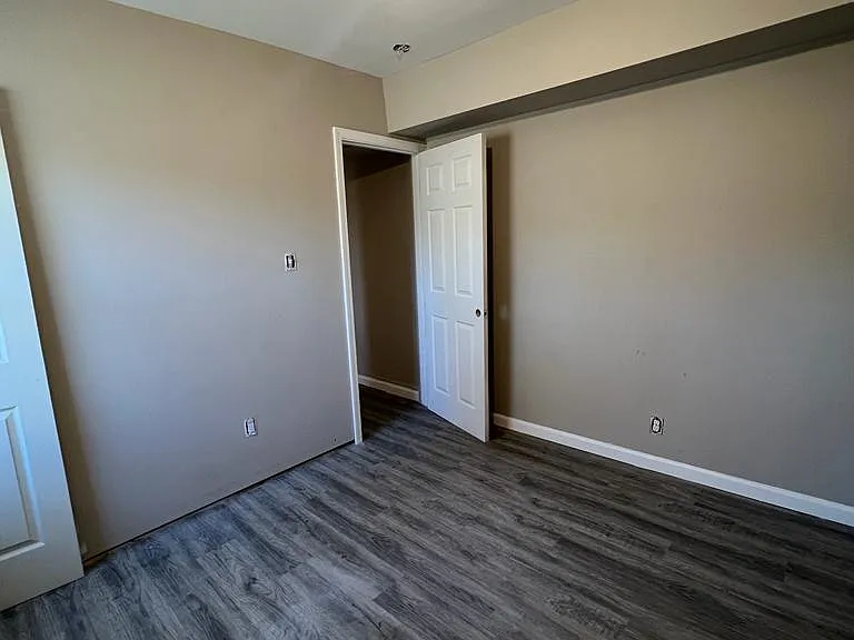 5755 Woodhall St — Photo 10