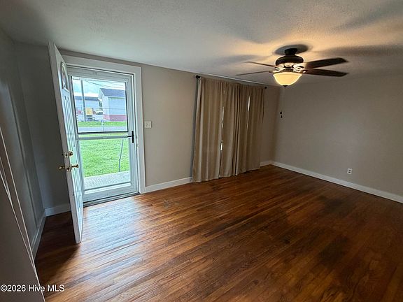 2nd image of 806 Grimes Rd