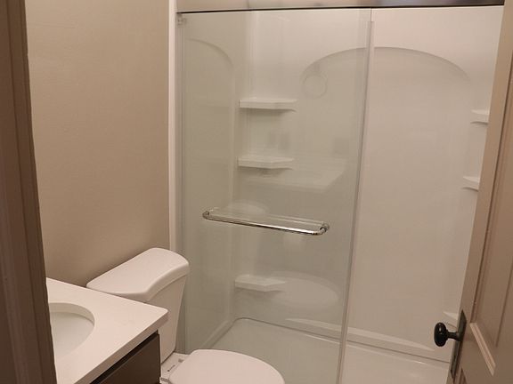 5th image of 117 W Grand River Ave #202