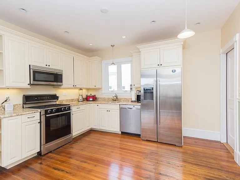 24 Pierce Ave #3BR2BRSTU — Photo 8