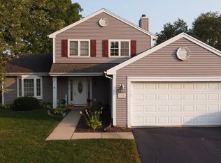 652 Thunderbird Trl, Carol Stream, IL 60188