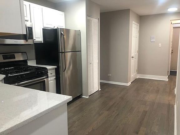 2nd image of 2518 N Southport Ave #3