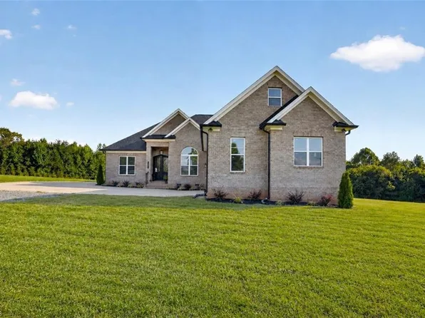 5838 Chrismon Rd, Browns Summit, NC 27214