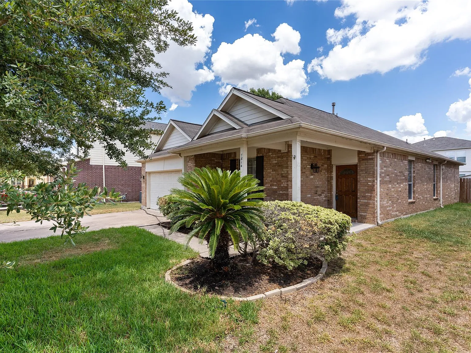 3 bed, 2.0 bath, 1743 sqft, $1,975 — Photo 2