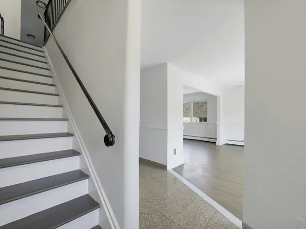 2413 Hammett Avenue image 7 of 46