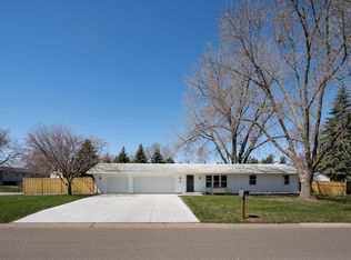 596 10th Ave SW, New Brighton, MN 55112