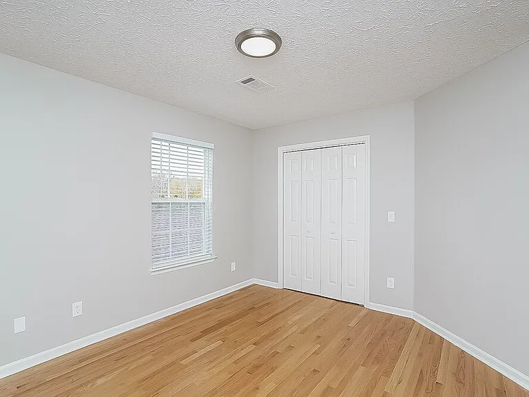 400 Hunters Path Ct — Photo 13