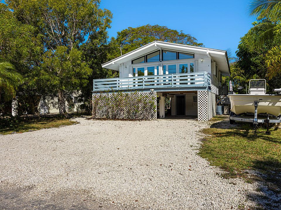 1st image of 29961 Pine Channel Rd