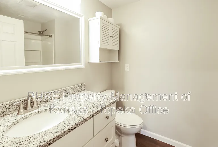 1016 SW College Ave — Photo 7