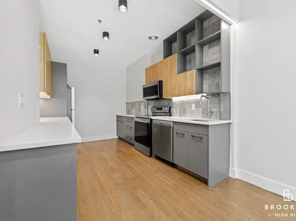 1692 Pacific Street image 3 of 18