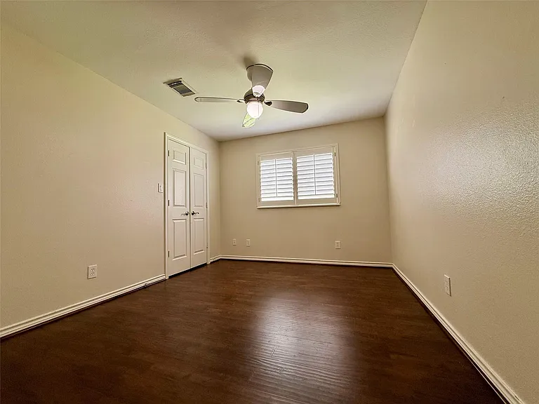 1702 Fantasy Woods Dr — Photo 15