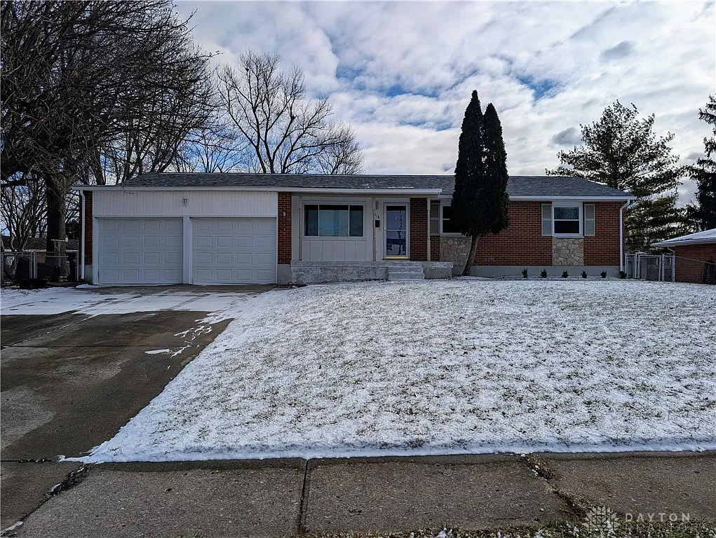 318 Winnimac Ave photo 1