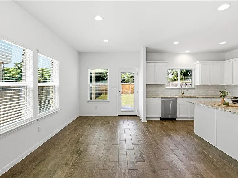 6407 Principale Dr — Photo 9