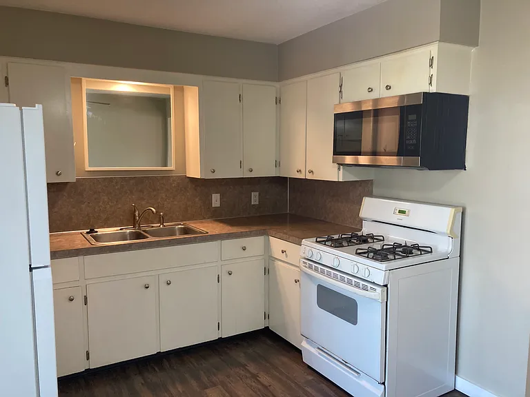3428 Bramble Ave SW — Photo 2