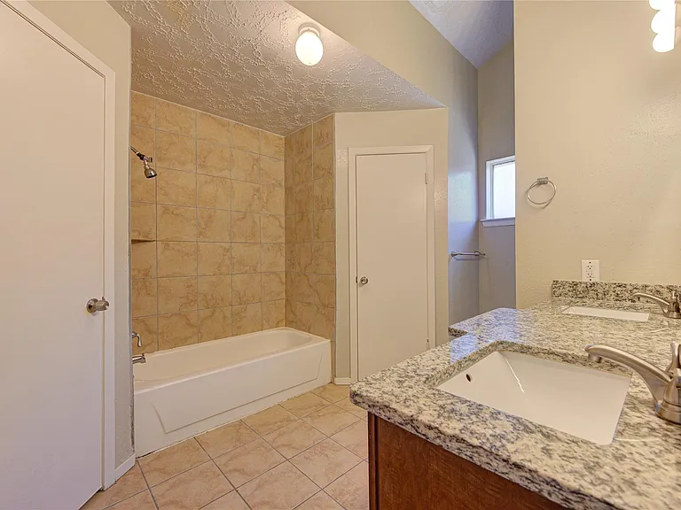 24119 Silversmith Ln — Photo 14