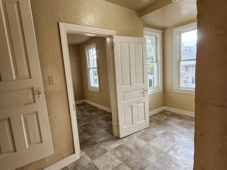 212 Chestnut St — Photo 17