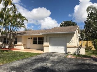 9958 Spanish Isles Dr, Boca Raton, FL 33496
