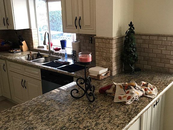 New Kitchen, soft close drawers and doors plus breakfast bar