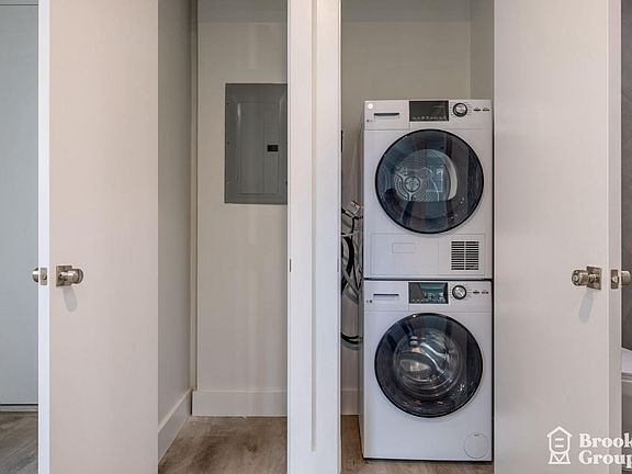 5th image of 3410 Farragut Rd #Penthouse