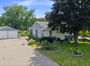 2012 Zircon Ln, Eagan, MN 55122