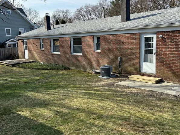 22 Bloomfield Drive, Fairfield, CT 06825