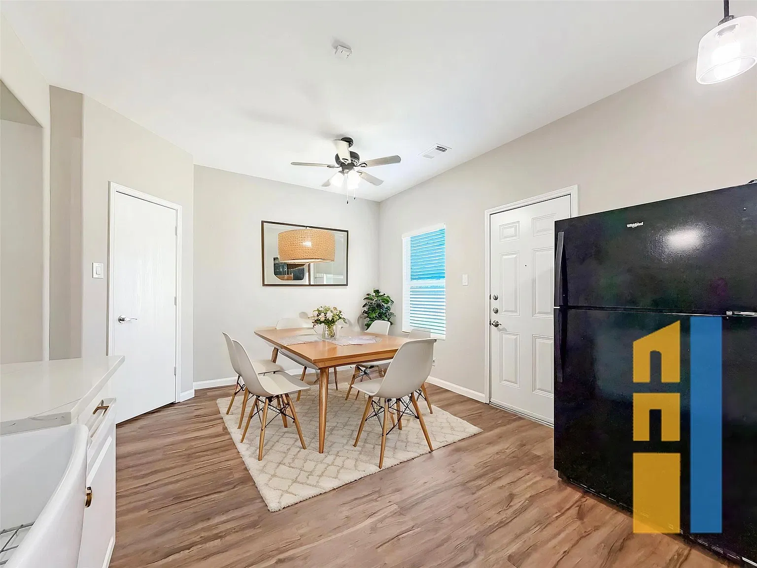 3 bed, 2.0 bath, 1424 sqft, $1,850 — Photo 4