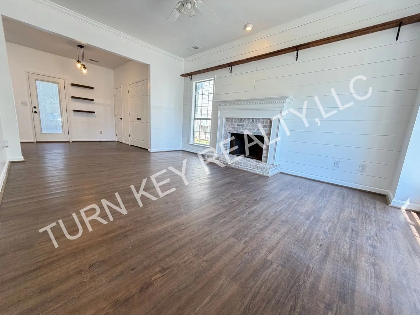 Home for Rent in Helena — Photo 3