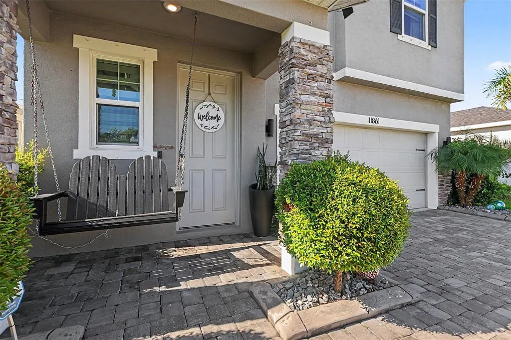 3 bed, 2.5 bath, 1929 sqft, $2,650 — Photo 3