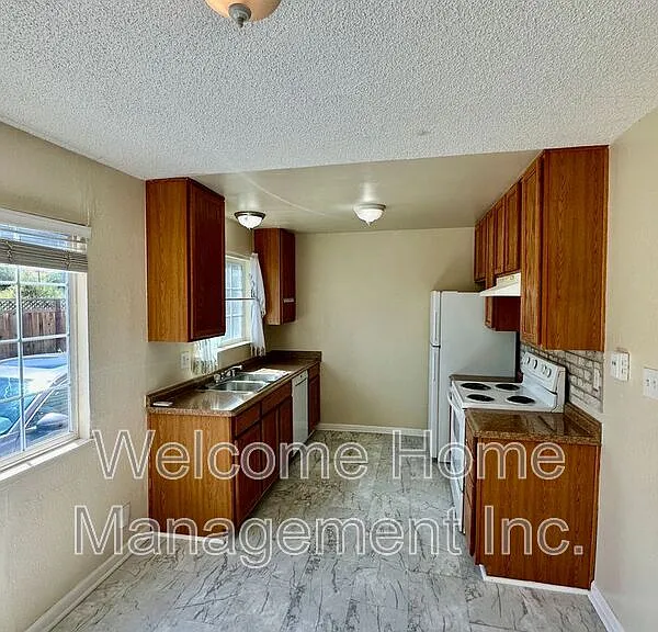 2225 Hillsborough Ct #2 — Photo 3