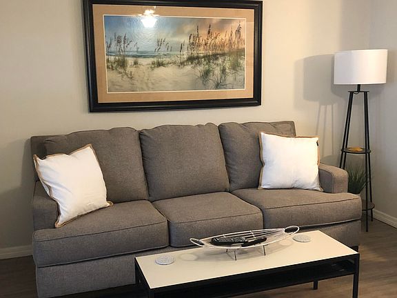 3rd image of 325 Seaport Blvd #118