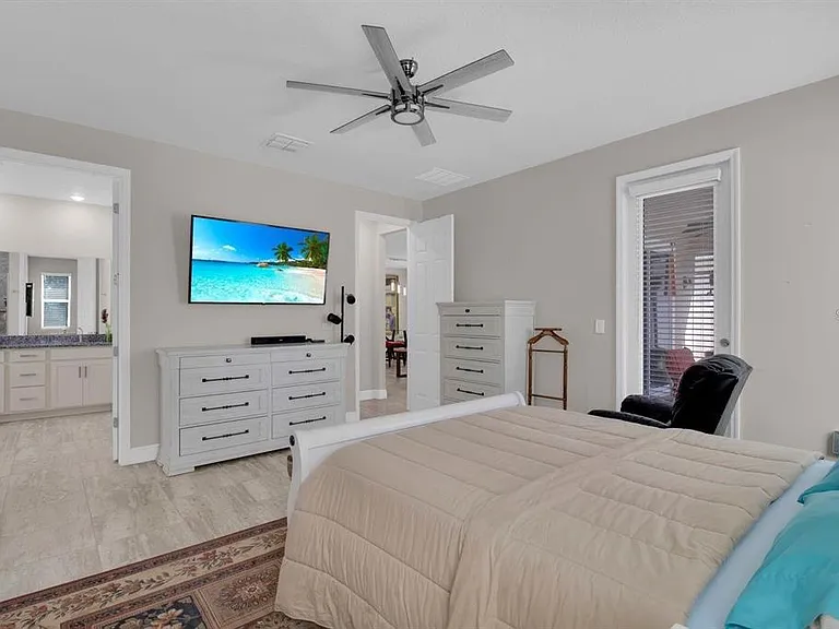 2487 Empress Dr — Photo 15