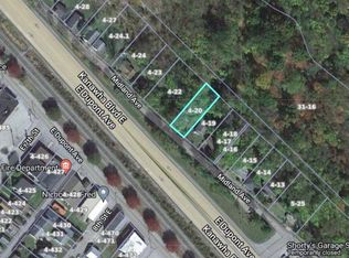 445 Midland Ave, Belle, WV 25015